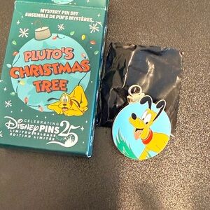 Disney Pluto’s Christmas Tree pin